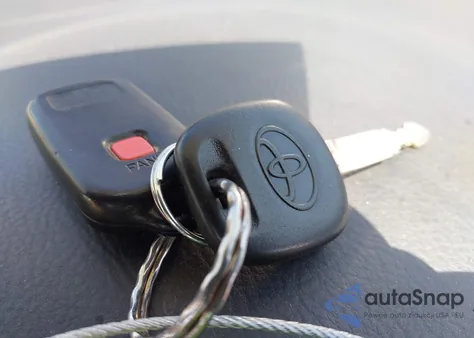 2007 Toyota Corolla S z USA, uszkodzony, nr VIN 2T1BR32E97C754801